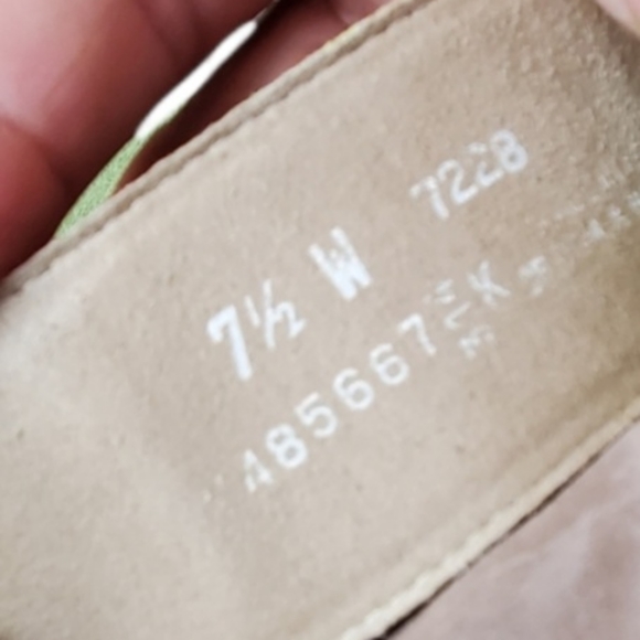 Munro Spring green comfort sandals. - Picture 6 of 7